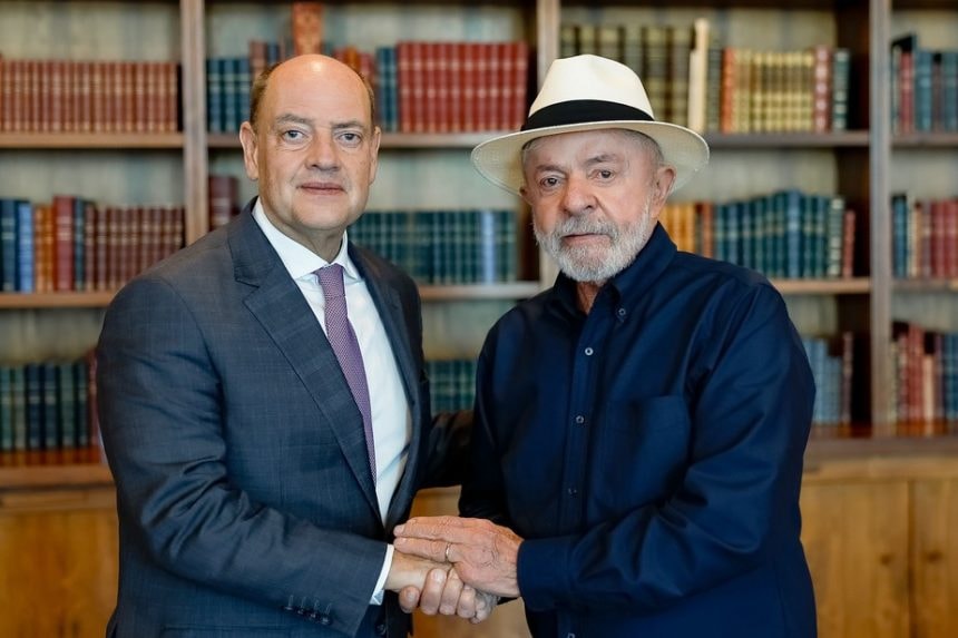 Lula e governador em exercício Ricardo Couto assinam adesão do Rio ao Propag