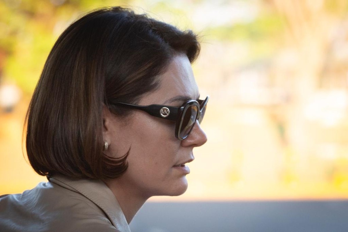 Michelle Bolsonaro deixa presidência do PL Mulher após crise com Flávio