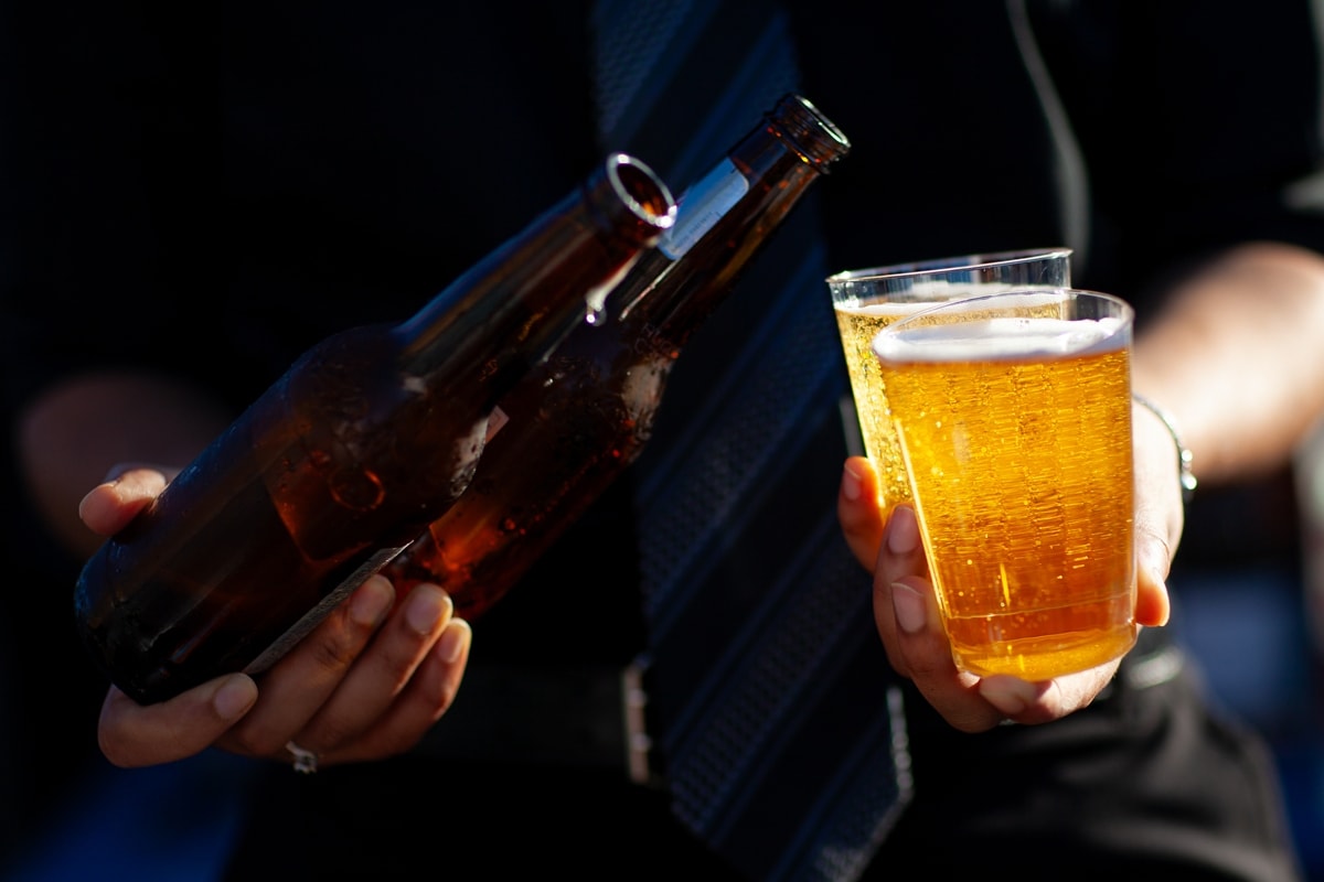 Cerveja zero remove o álcool da bebida pronta para manter o sabor
