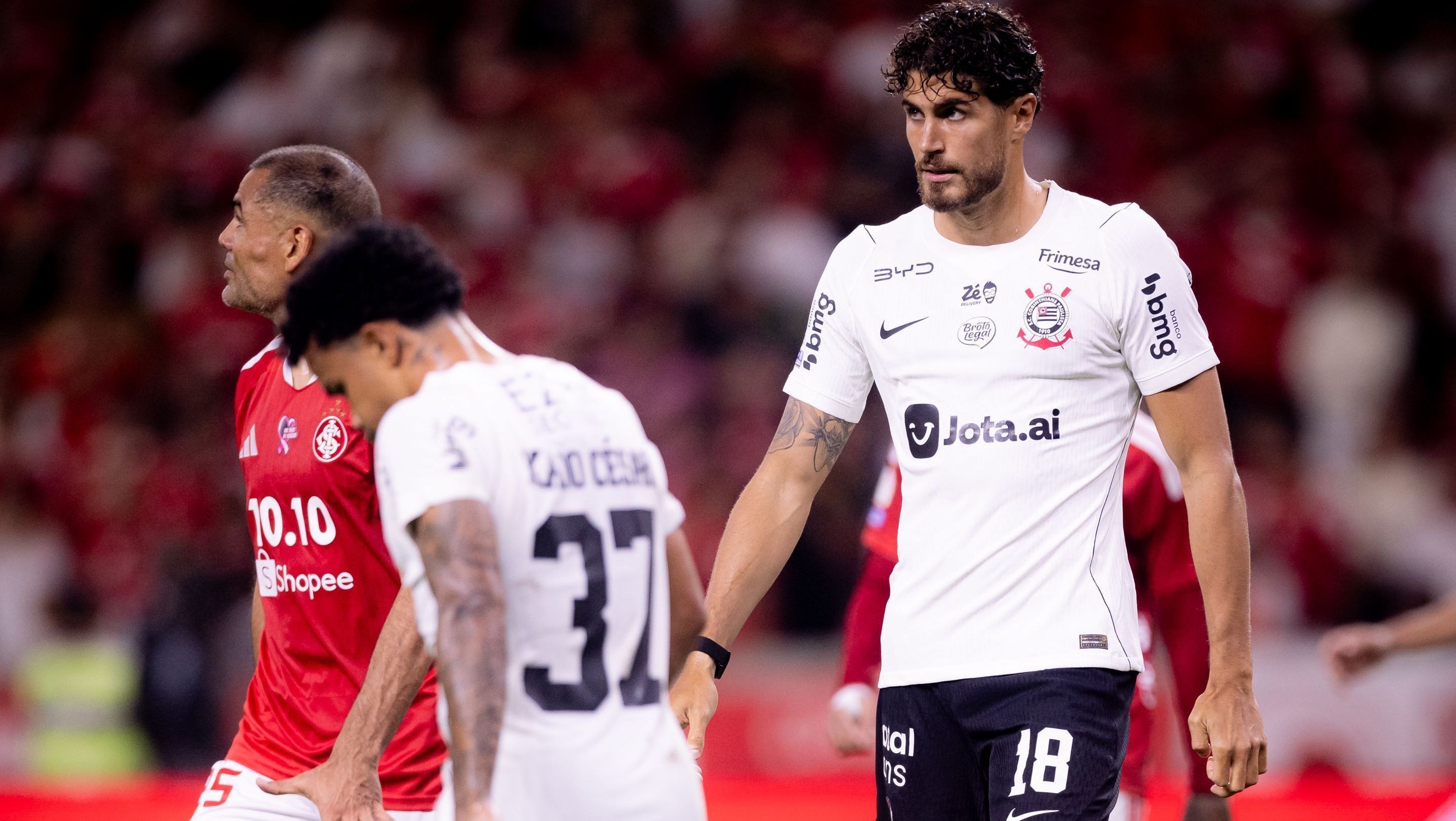 Corinthians vê chances de rebaixamento aumentarem após 7ª derrota seguida