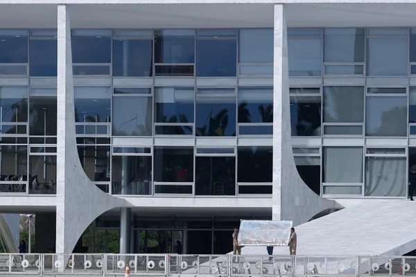 Para especialistas, governadores influenciam pouco na disputa nacional