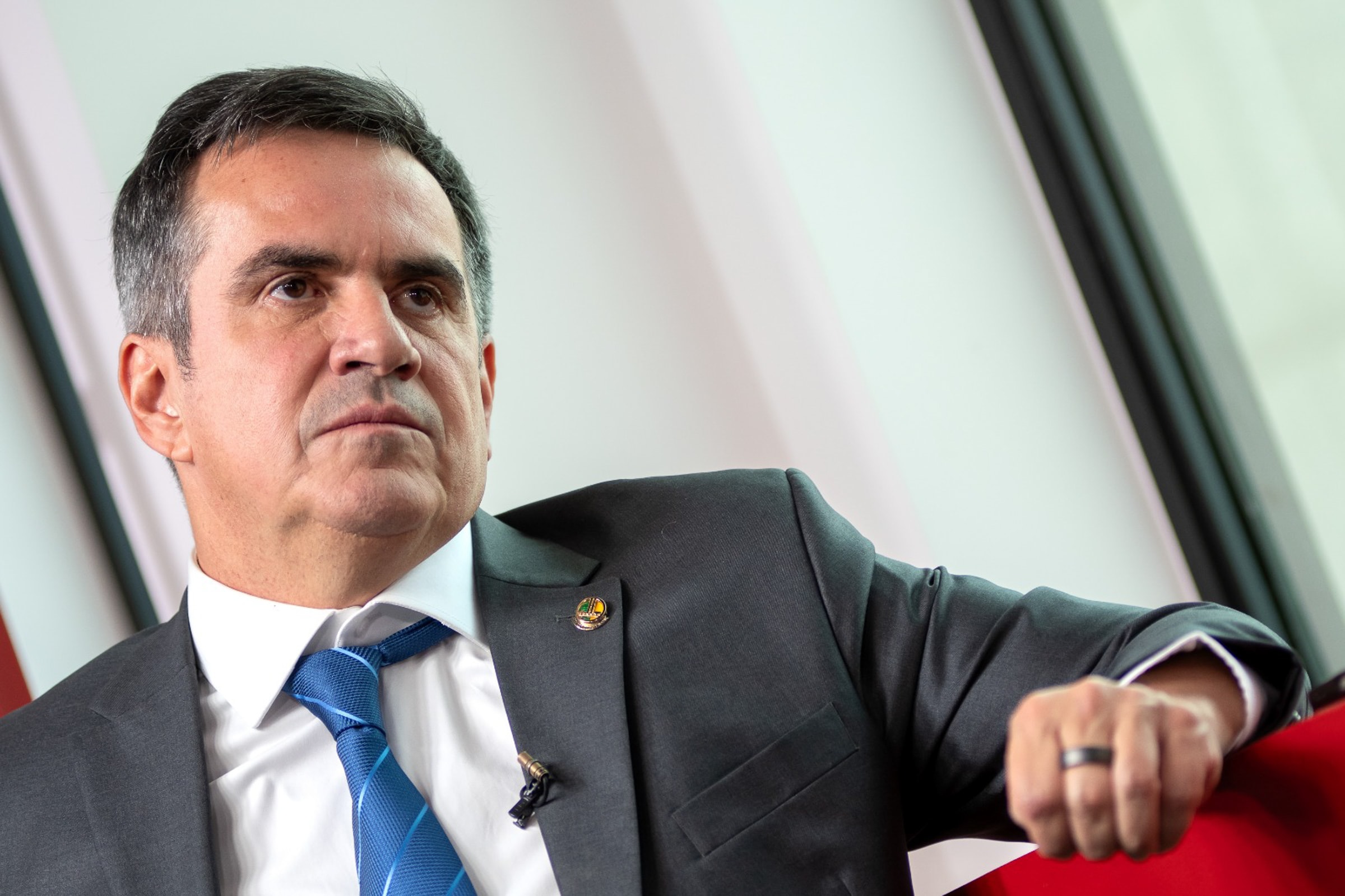 Ciro sobre Flávio: "Se virar candidato de extrema-direita, vai perder". Veja vídeo