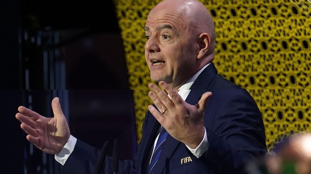 Saída de diretor é “gota d’água” e agrava crise de Infantino na Fifa