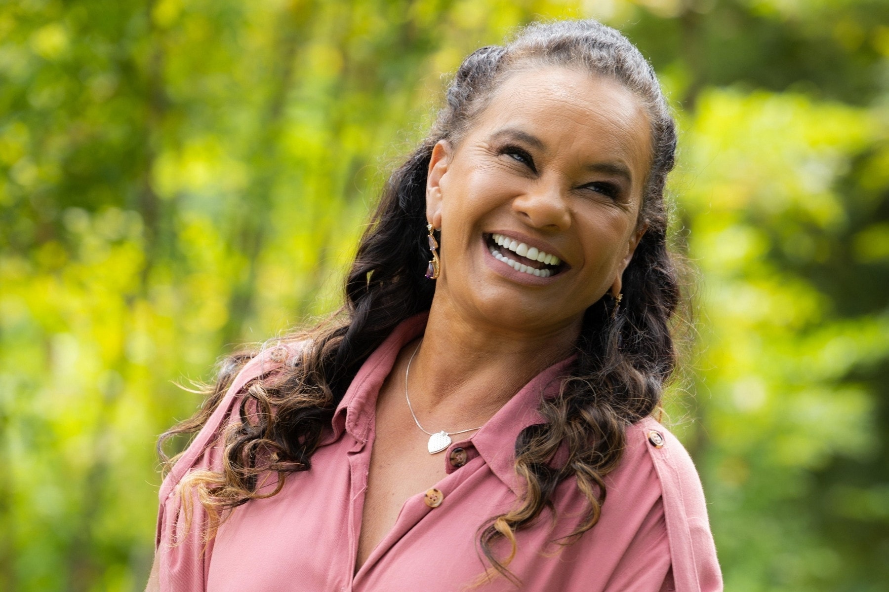 Veja o novo visual de Solange Couto após fim do BBB 26