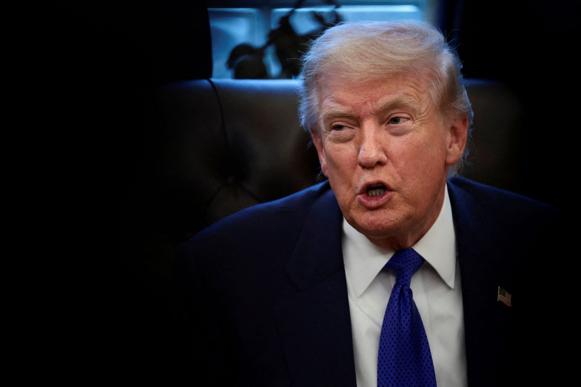 Trump diz que opções em relação ao Irã são deixar Teerã entrar em colapso econômico