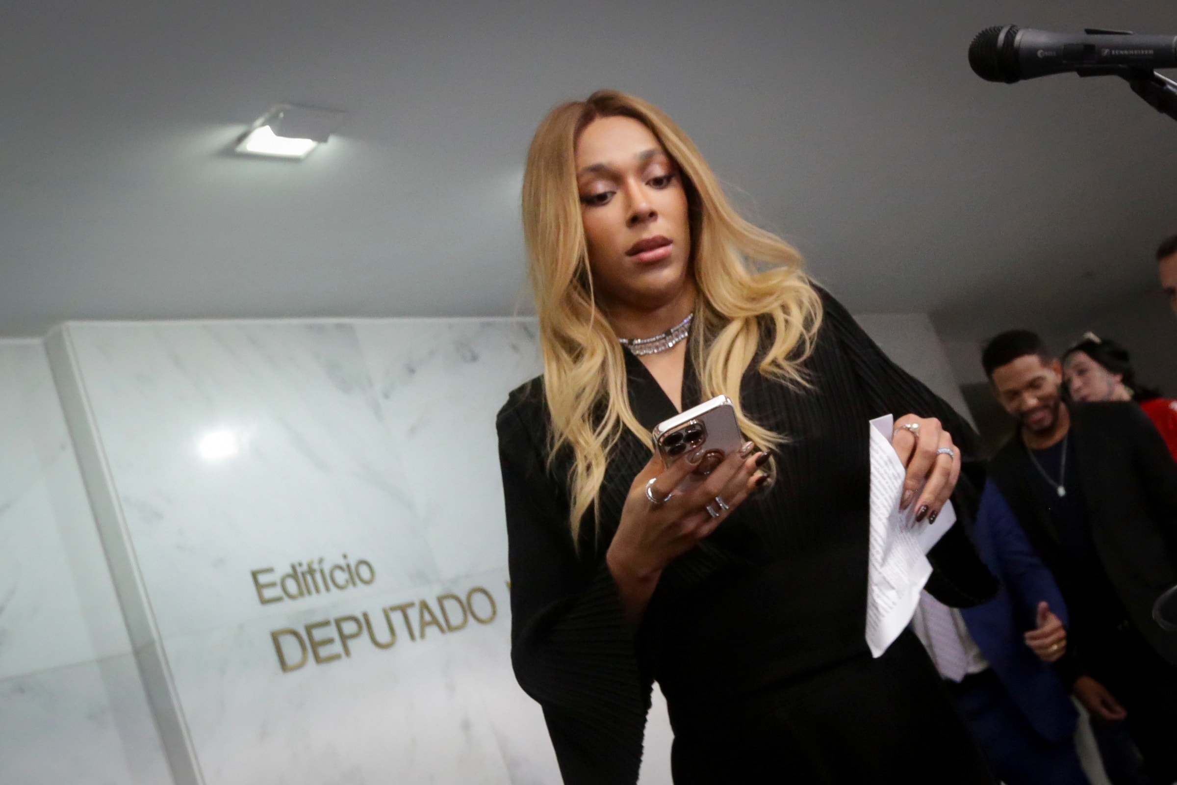 Erika Hilton vai ao MPSP por declaração de Vorcaro sobre doação a Tarcísio