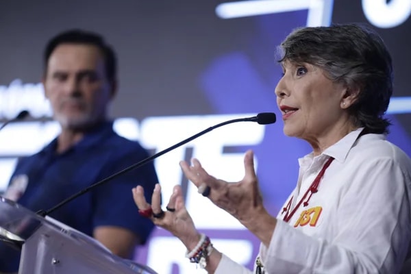 Erika critica parentes como suplentes: “Orçamento público não é doméstico”