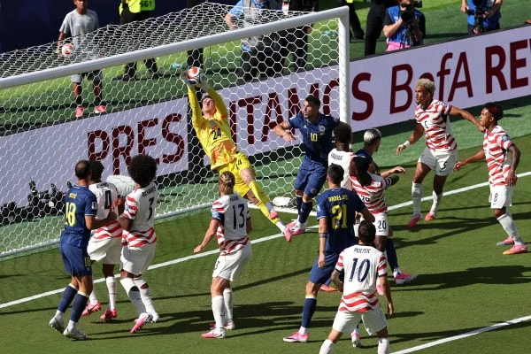 Com classificação dos EUA, todos países-sede da Copa estão nas oitavas