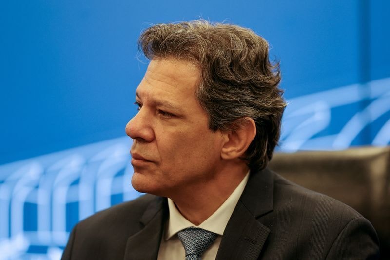 PM analisa 40 câmeras e não vê abordagem violenta a motorista de Haddad