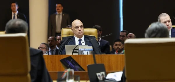 Revolução no Nepal vira exemplo no Brasil em dia de julgamento de Moraes