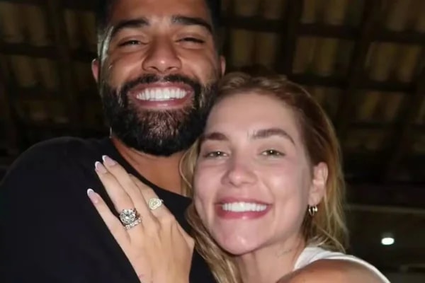 Melhor amigo de Virginia diz que ser “segura bolsa” paga suas contas