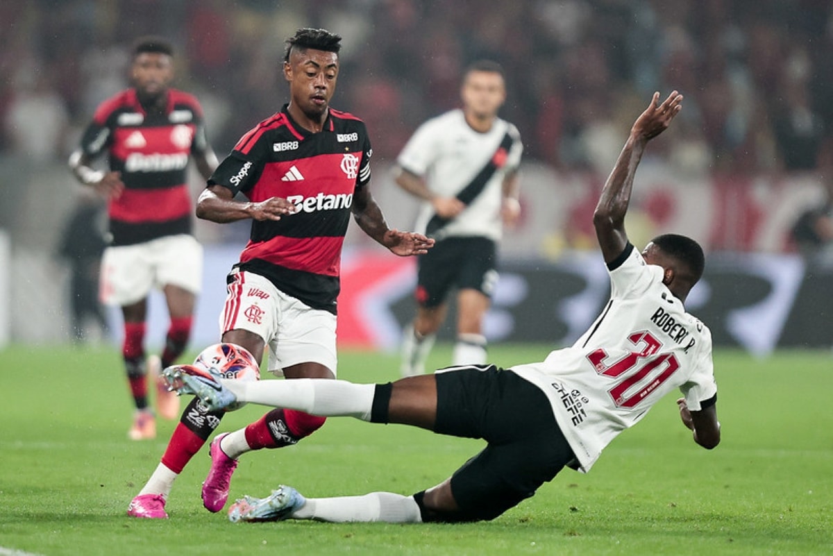 Flamengo defende liderança e sequência invicta de 14 jogos contra o Vasco