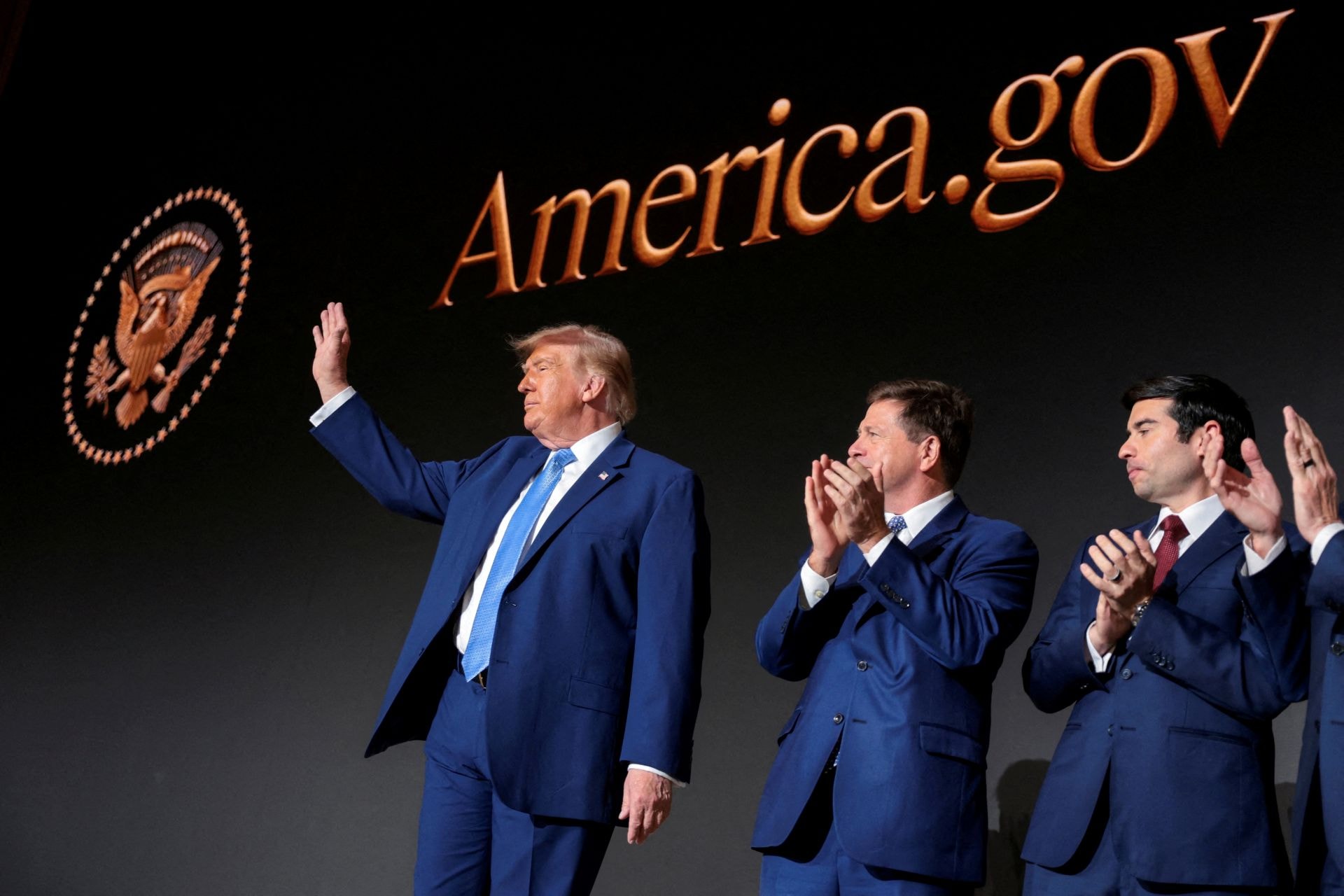 Chatbot governamental lançado por Trump contradiz alegações do presidente