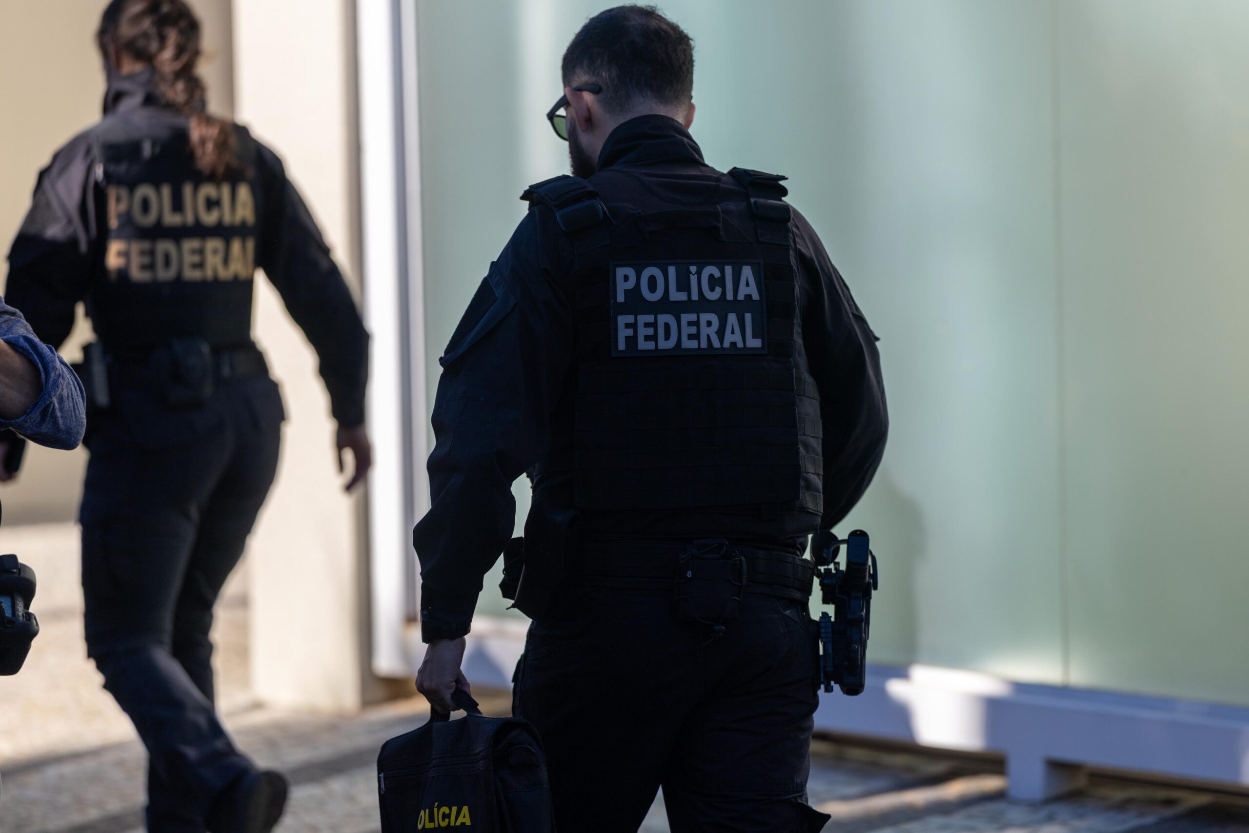 PF desmonta esquema que teria irrigado campanhas com dinheiro público