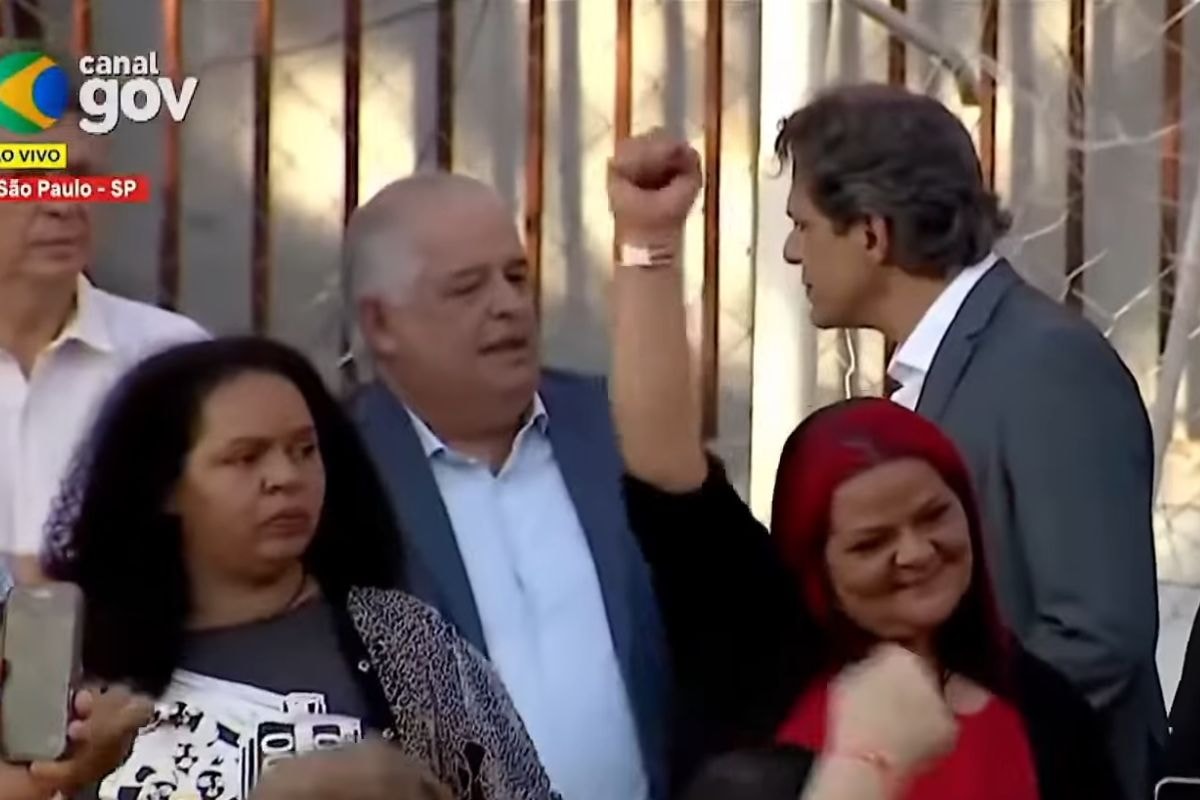 Tarcísio rebate fala de Haddad sobre presença de traficante em palco