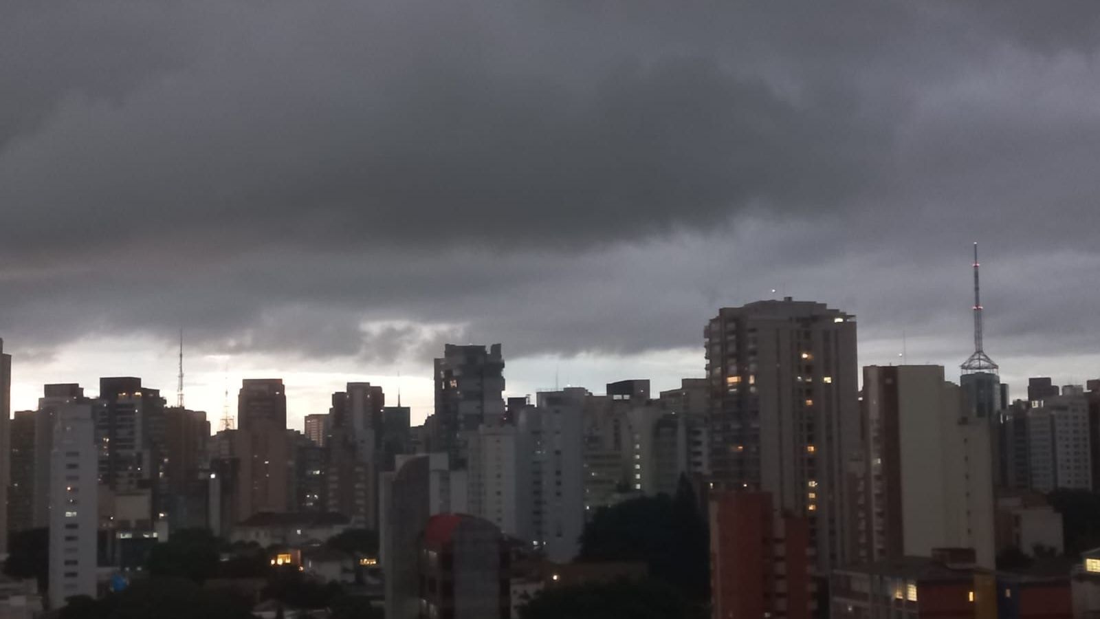 Cidade de São Paulo registra tarde mais fria do ano nesta sexta-feira (22)