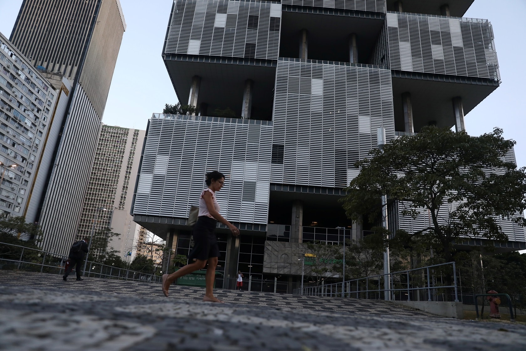 PETR4: BBI eleva recomendação para Petrobras após queda fraca de ações