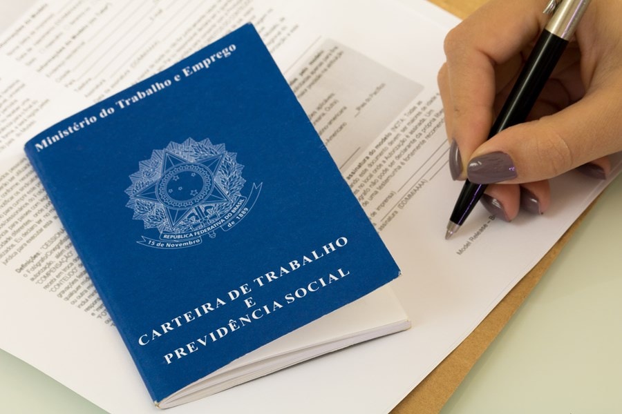 Brasil tem desemprego de 6,1% no tri até março, diz IBGE, em linha com o esperado