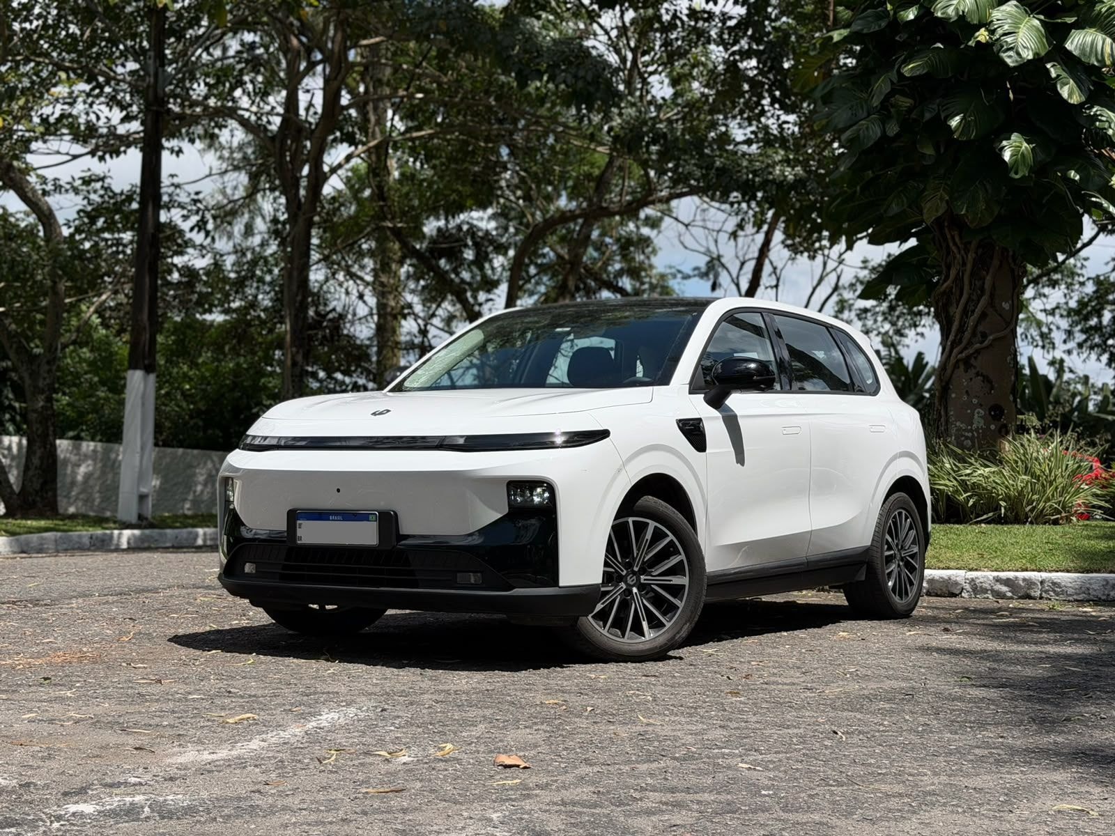 Omoda X estreia na China com suspensão elevada e inteligência artificial