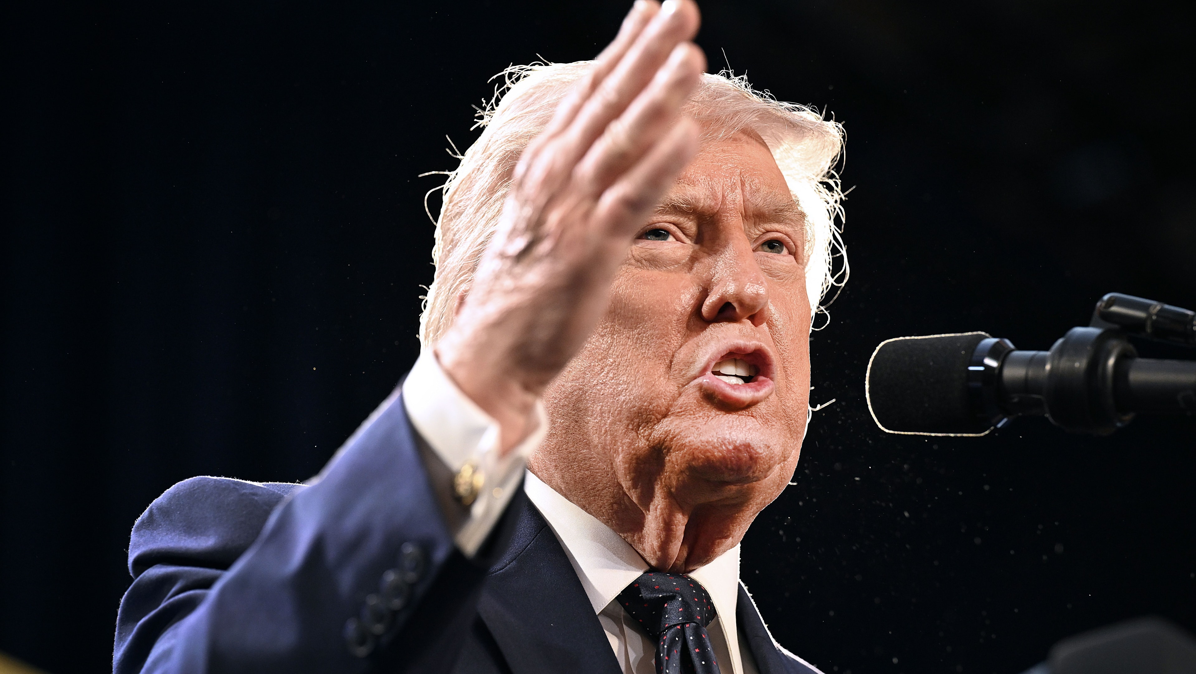 Trump deve encontrar Zelensky e líderes do Oriente Médio no G7