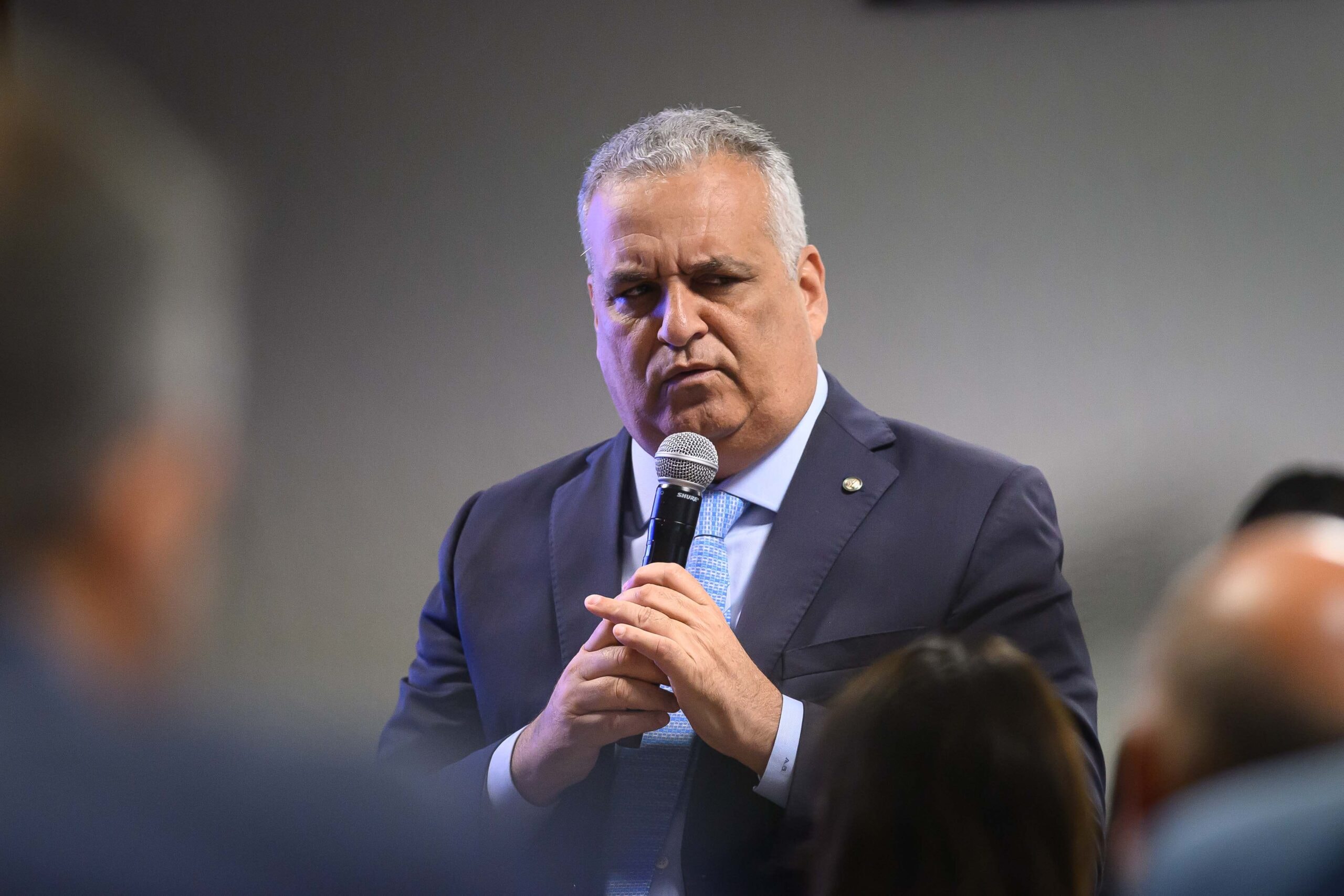 Em evento com Michelle, Gaspar ataca Lula: "Caloteiro da esperança"