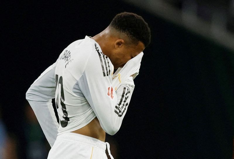 Mourinho reconhece má fase de Vinicius Júnior e afirma: “Me dói o coração”