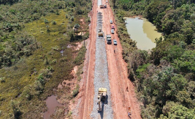 Licitações para obras na BR-319 são suspensas por risco ambiental no Amazonas
