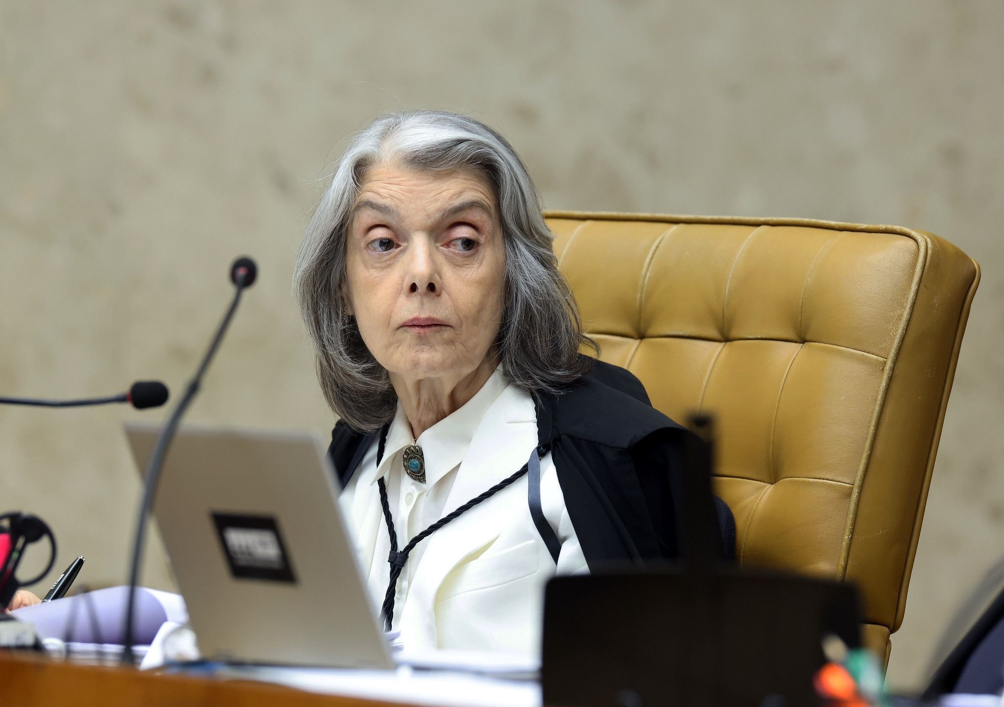 Fachin silencia sobre crise no STF em 1ª sessão pós-embate entre ministros
