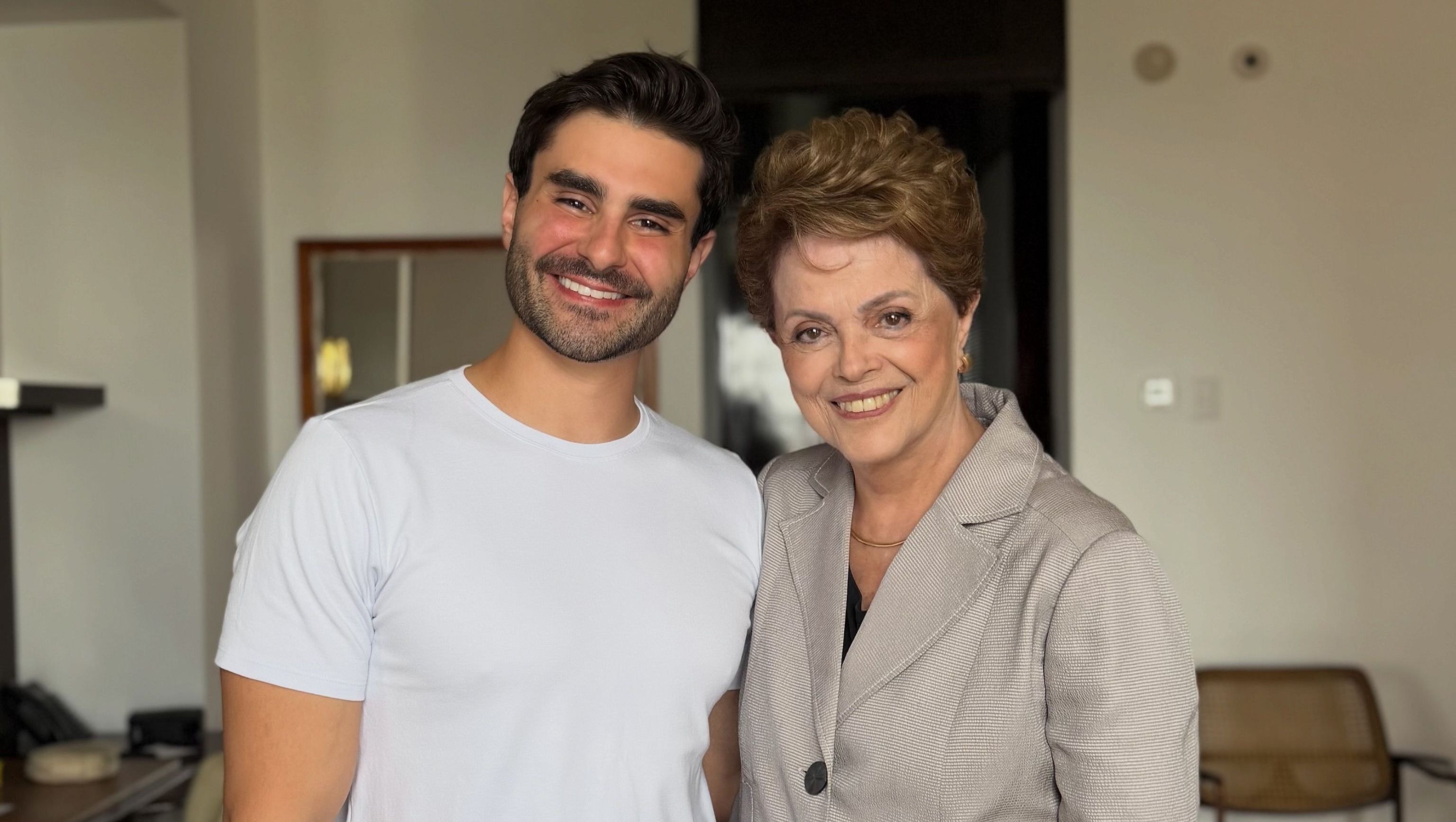 Dilma Rousseff vota em Belo Horizonte ovacionada por eleitores