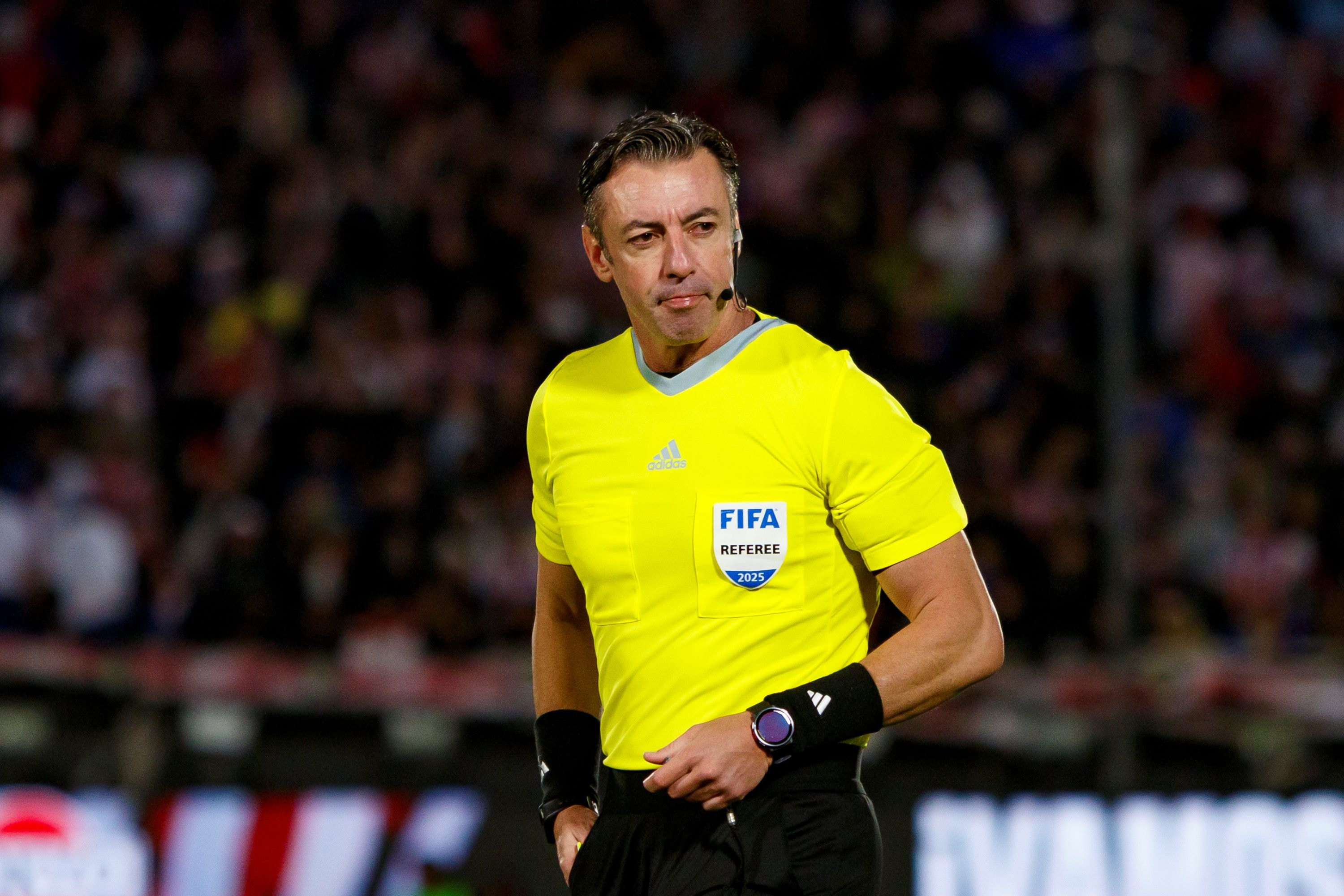 Raphael Claus é escalado para apitar Estados Unidos x Bósnia na Copa