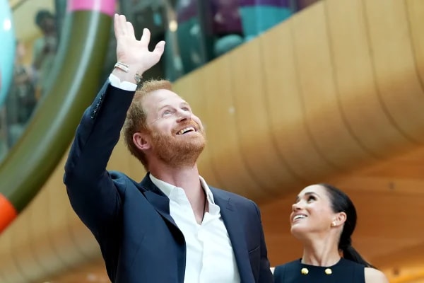 Meghan sente saudades dos EUA e está desesperada para deixar o Reino Unido