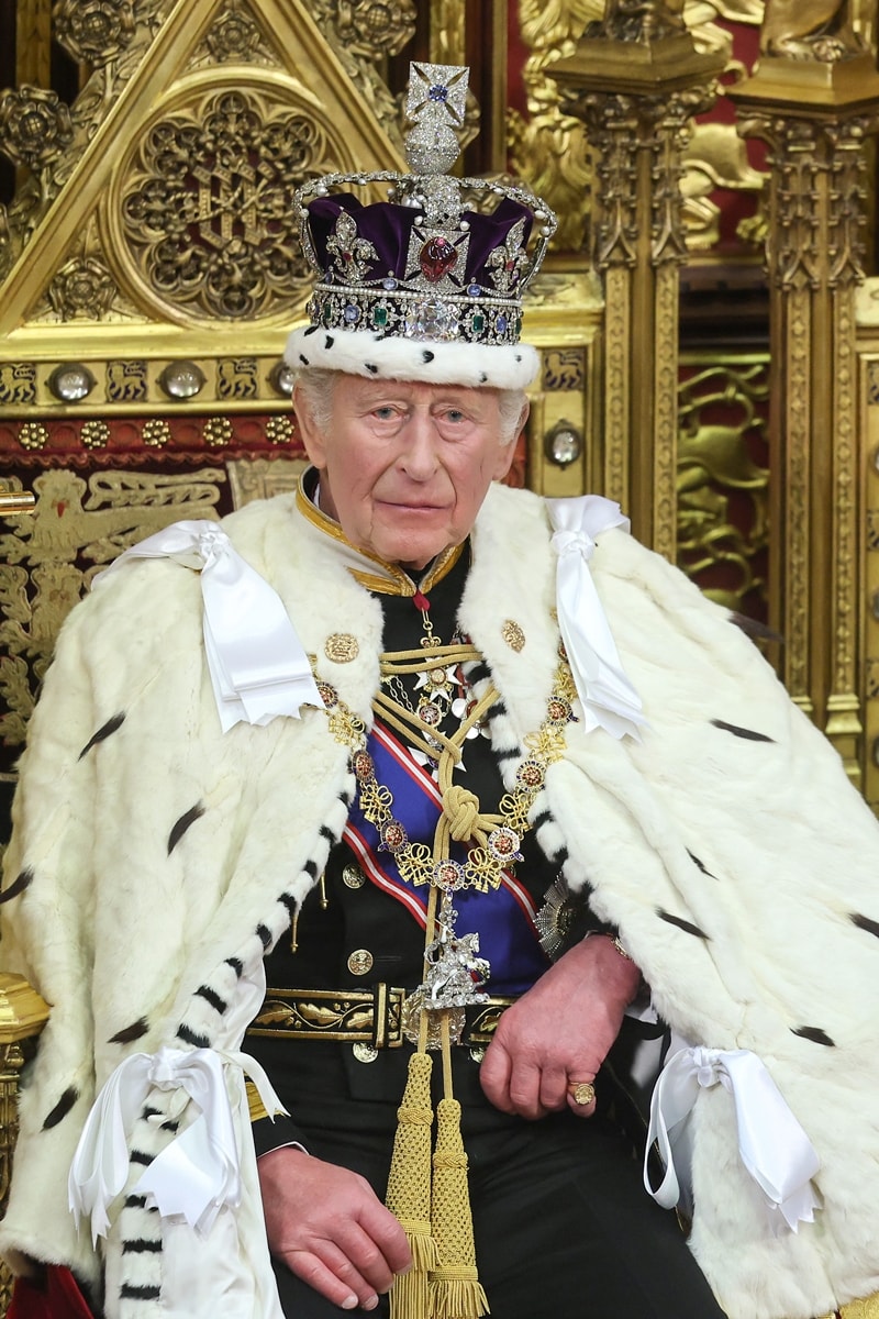 Rádio britânica anuncia morte do rei Charles por engano; entenda
