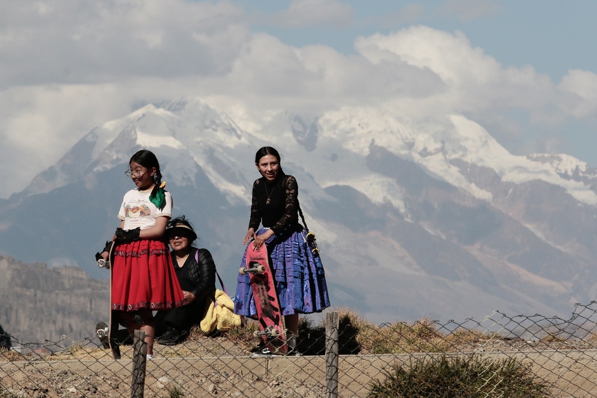 Pollera boliviana: da imposição colonial às pistas de skate