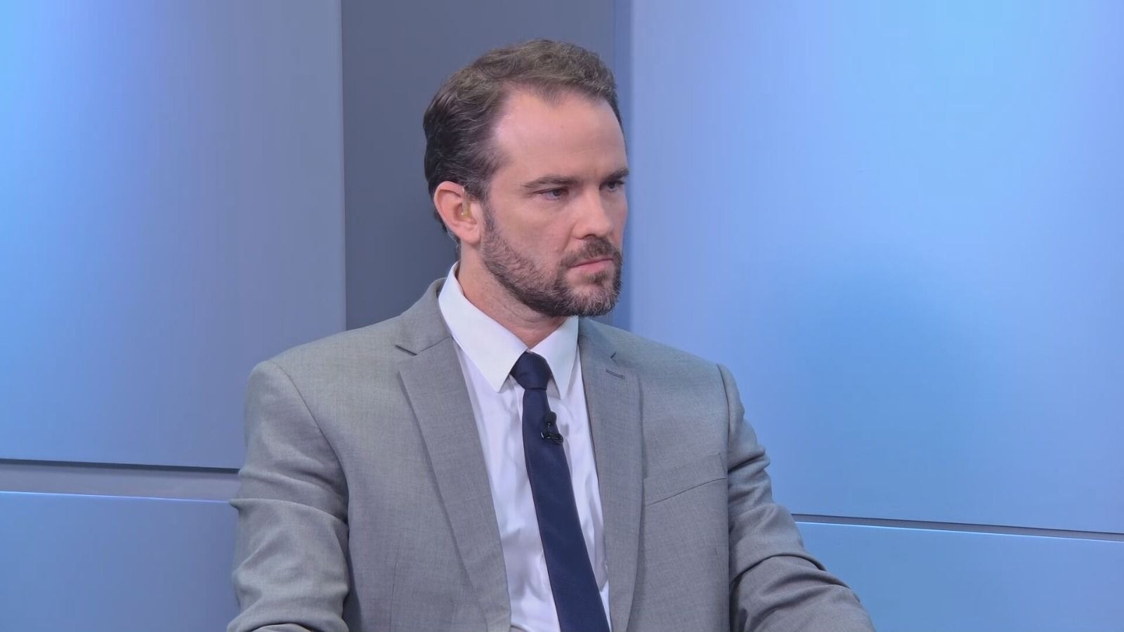 Governo avalia definir imposto seletivo por emenda constitucional