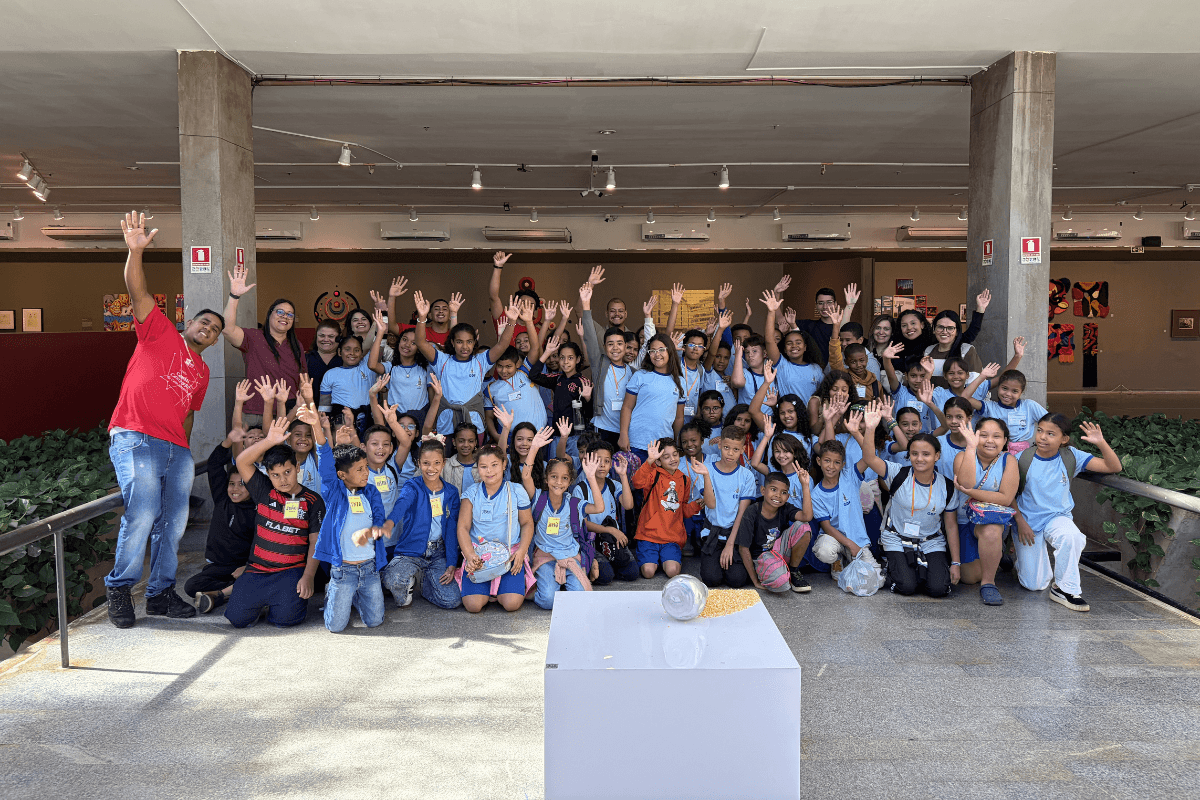Mostra Constelações Contemporâneas inspira alunos do Recanto das Emas