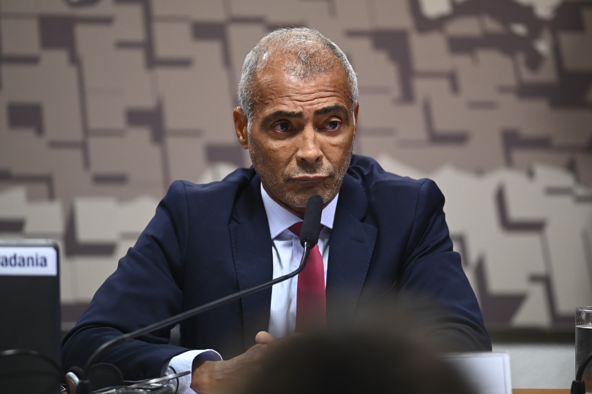 Romário contraria oposição e anuncia apoio à PEC 6x1 de governistas