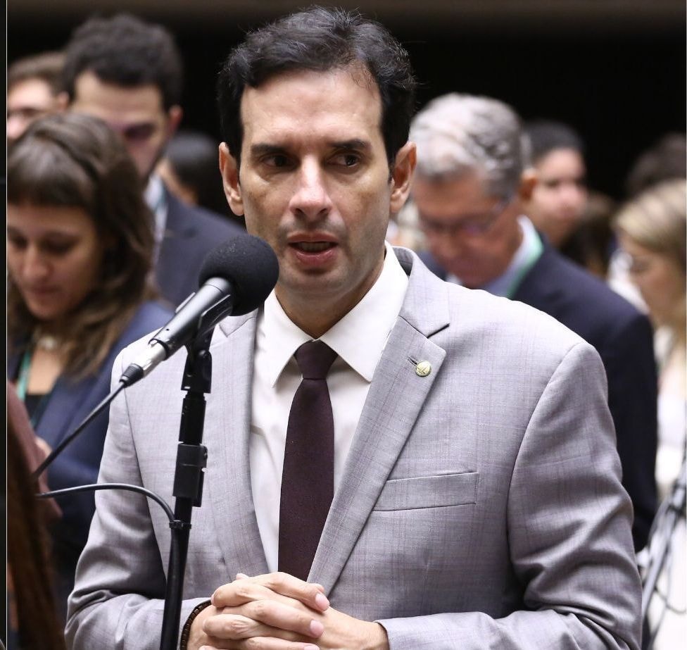 À CNN, relator detalha tramitação da PEC do fim da 6X1