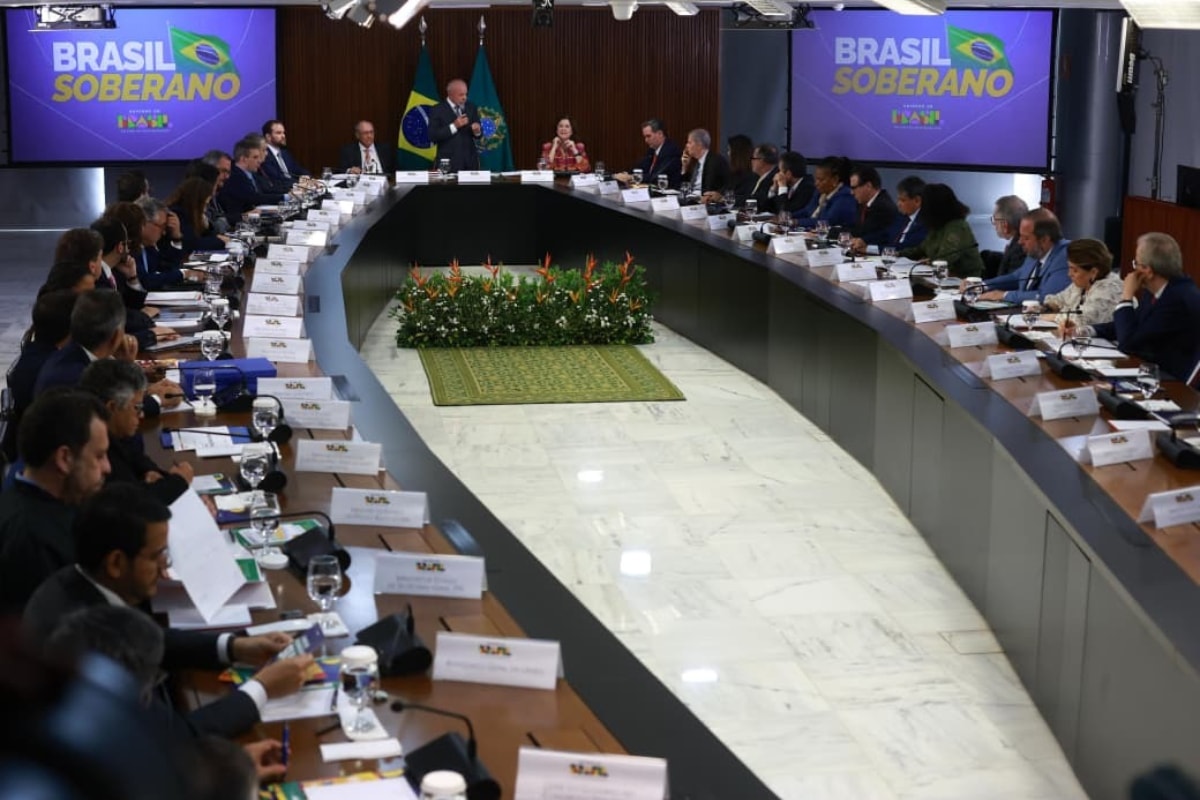 Lula a ministros: "Não inaugurem nada sem passar pela Casa Civil"