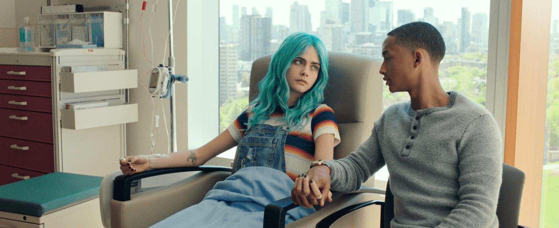 Cara Delevingne lembra de última overdose e ser reanimada por paramédicos