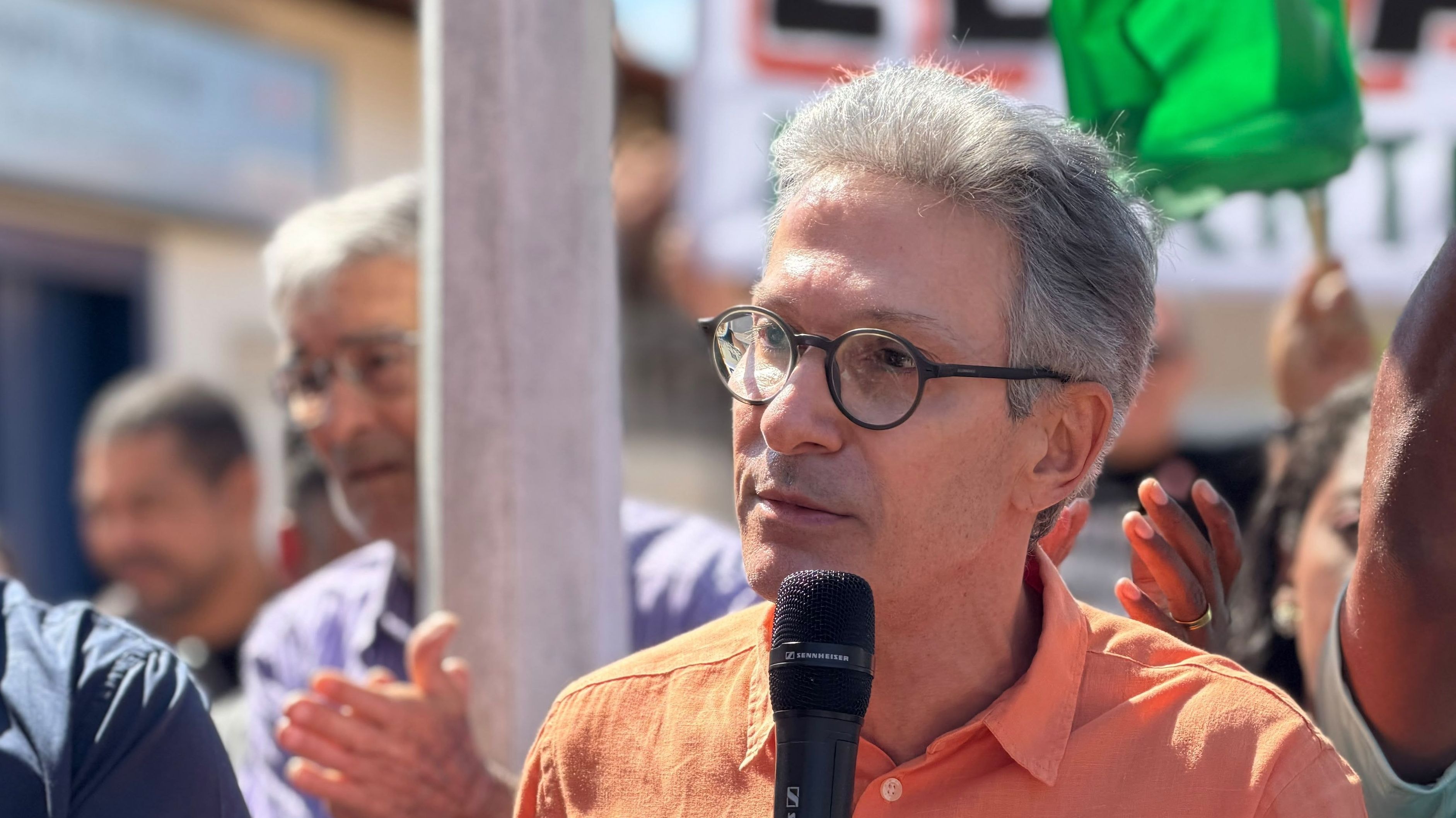 Flávio aposta em discurso de “desespero” e “promessas vazias” de Lula