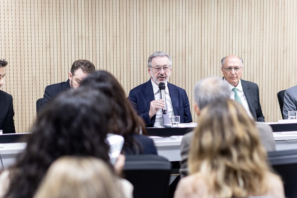 Governo acredita que EUA também deverá impor taxa por trabalho forçado