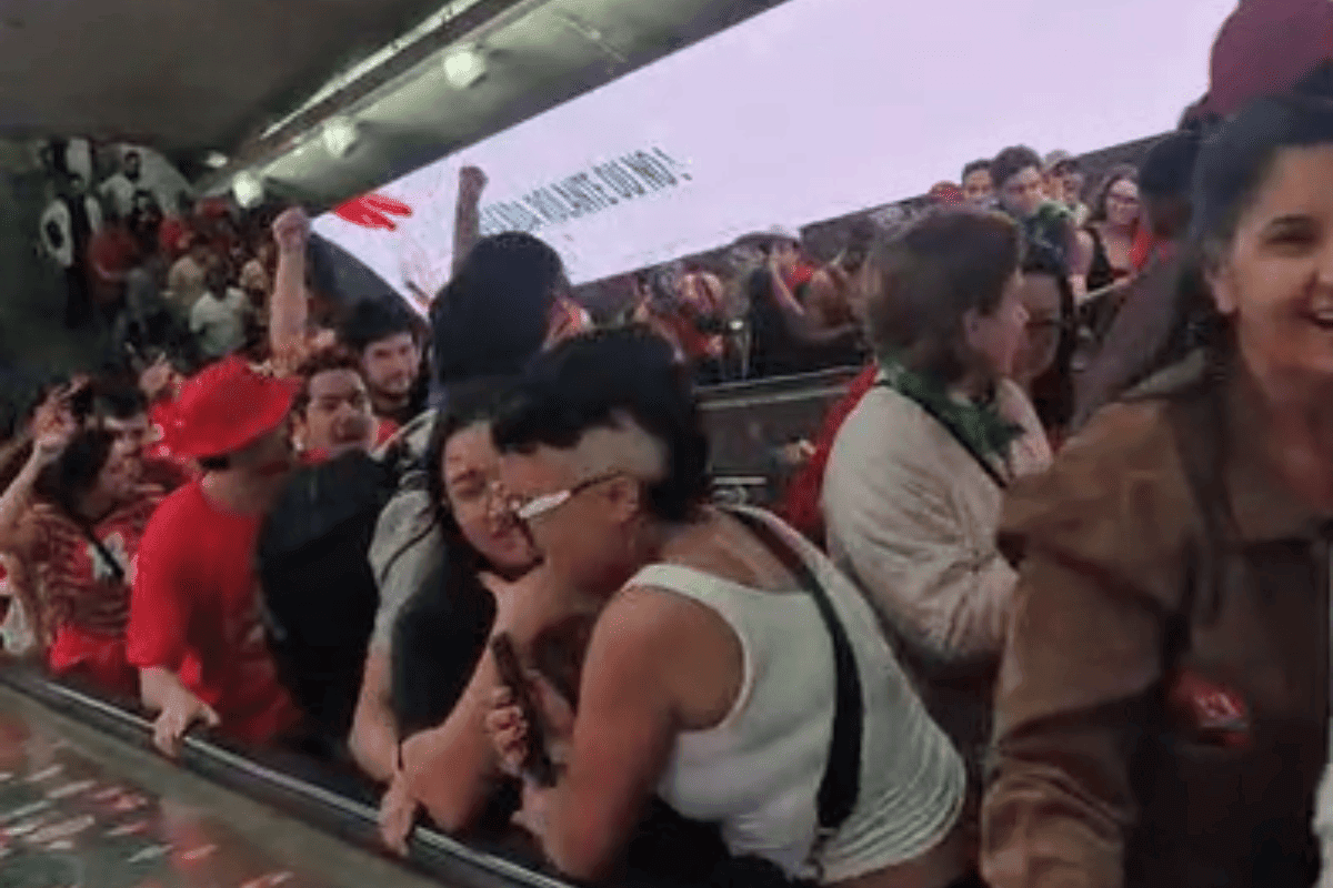 Apoiadores de Lula reclamam de spray de pimenta em festa na Av. Paulista