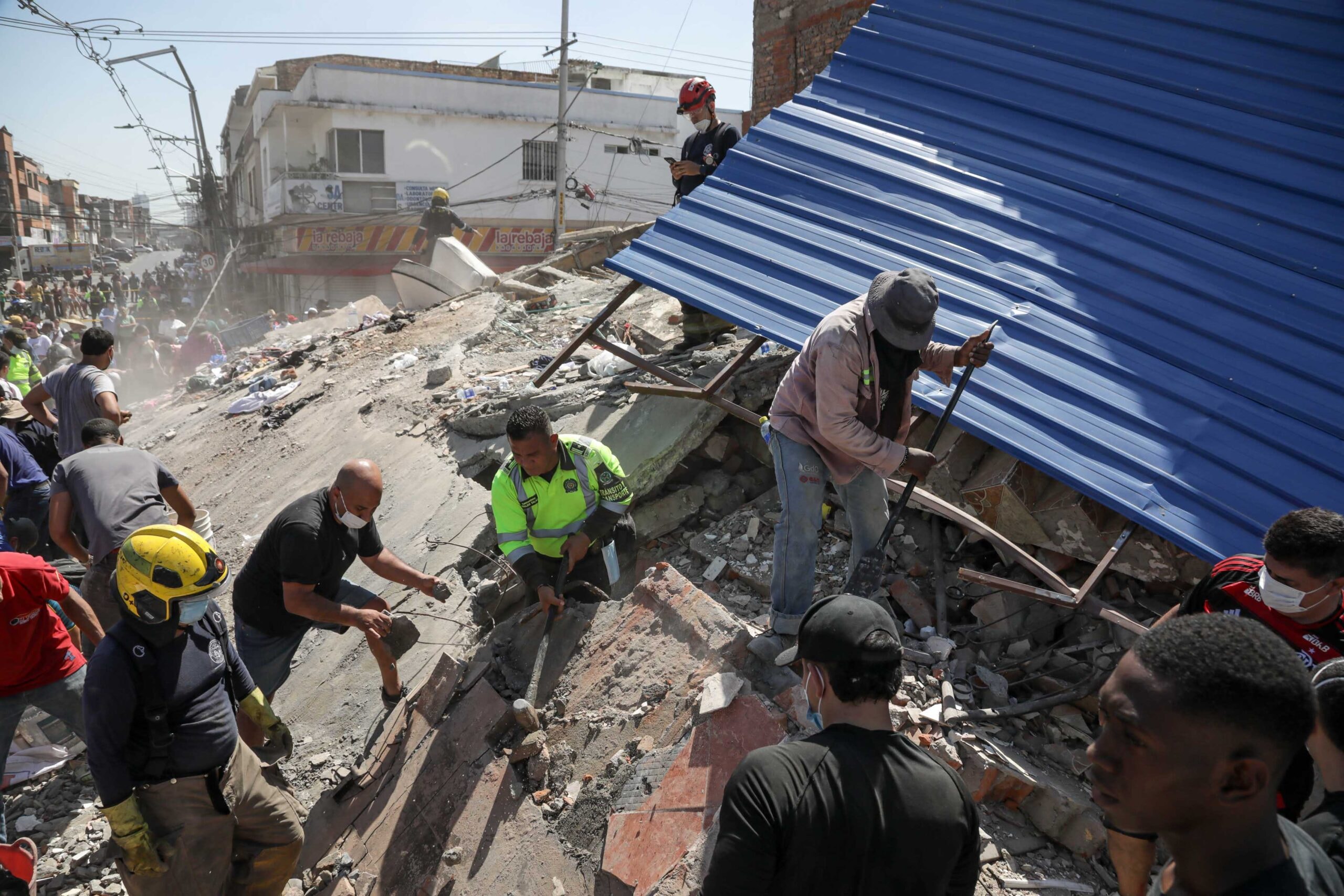 Número de mortos após terremoto na Colômbia sobe para 294