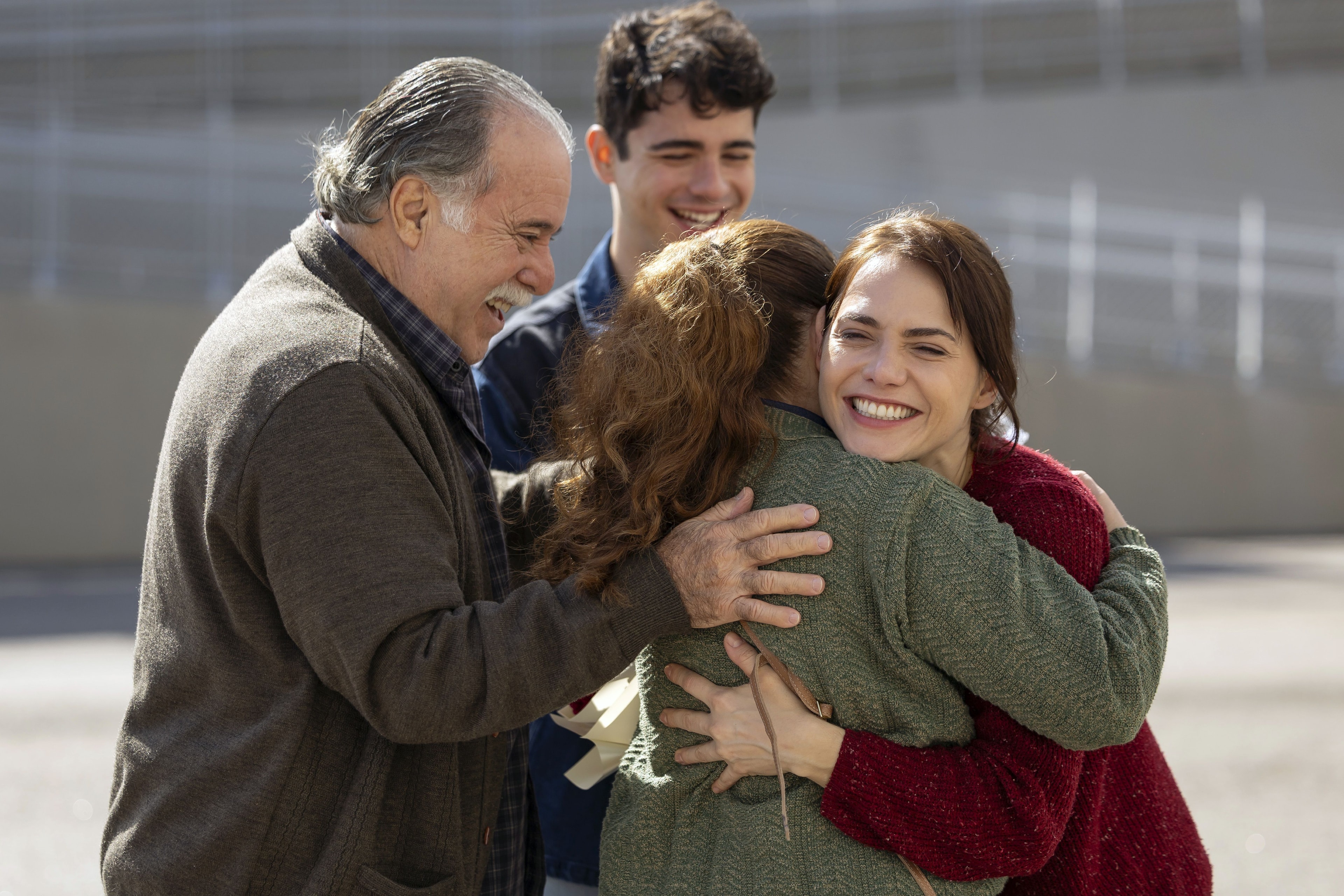 Francesca é mãe de Carolina em “Quem Ama Cuida”? Público teoriza