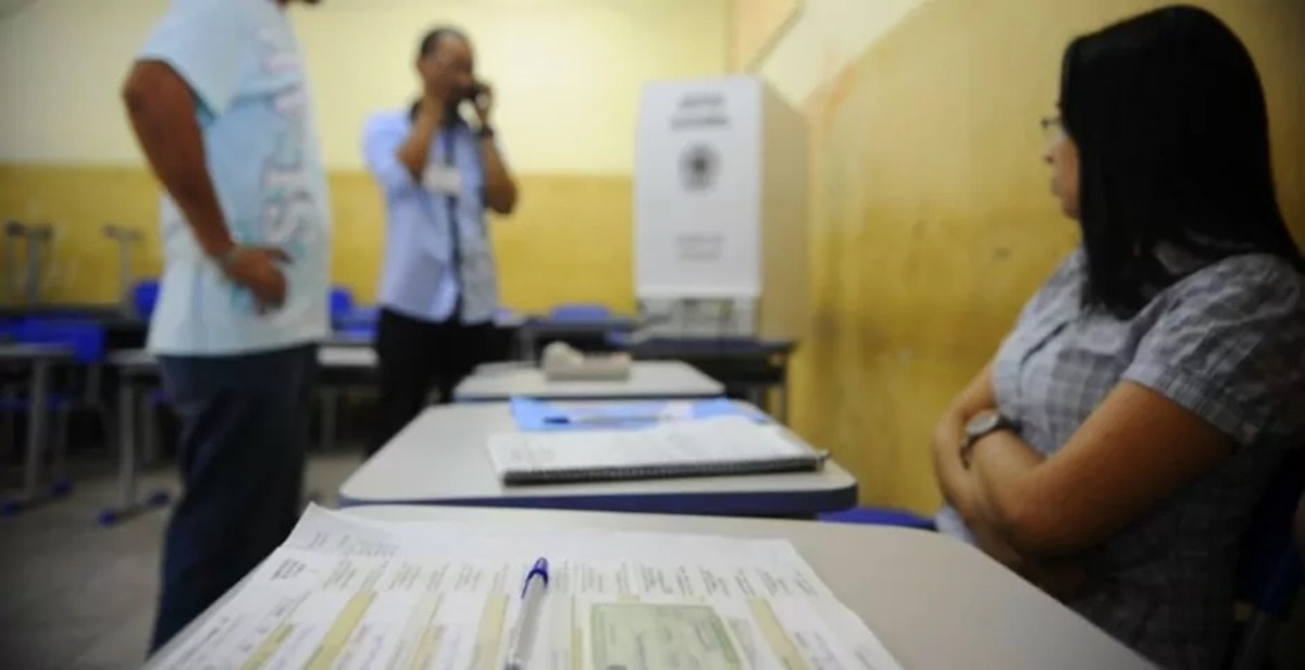 Mesários que faltaram ou abandonaram trabalho na eleição devem justificar
