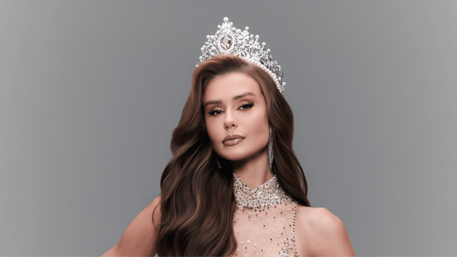 Brasileira é confirmada no Miss Universe em meio à tensão interna