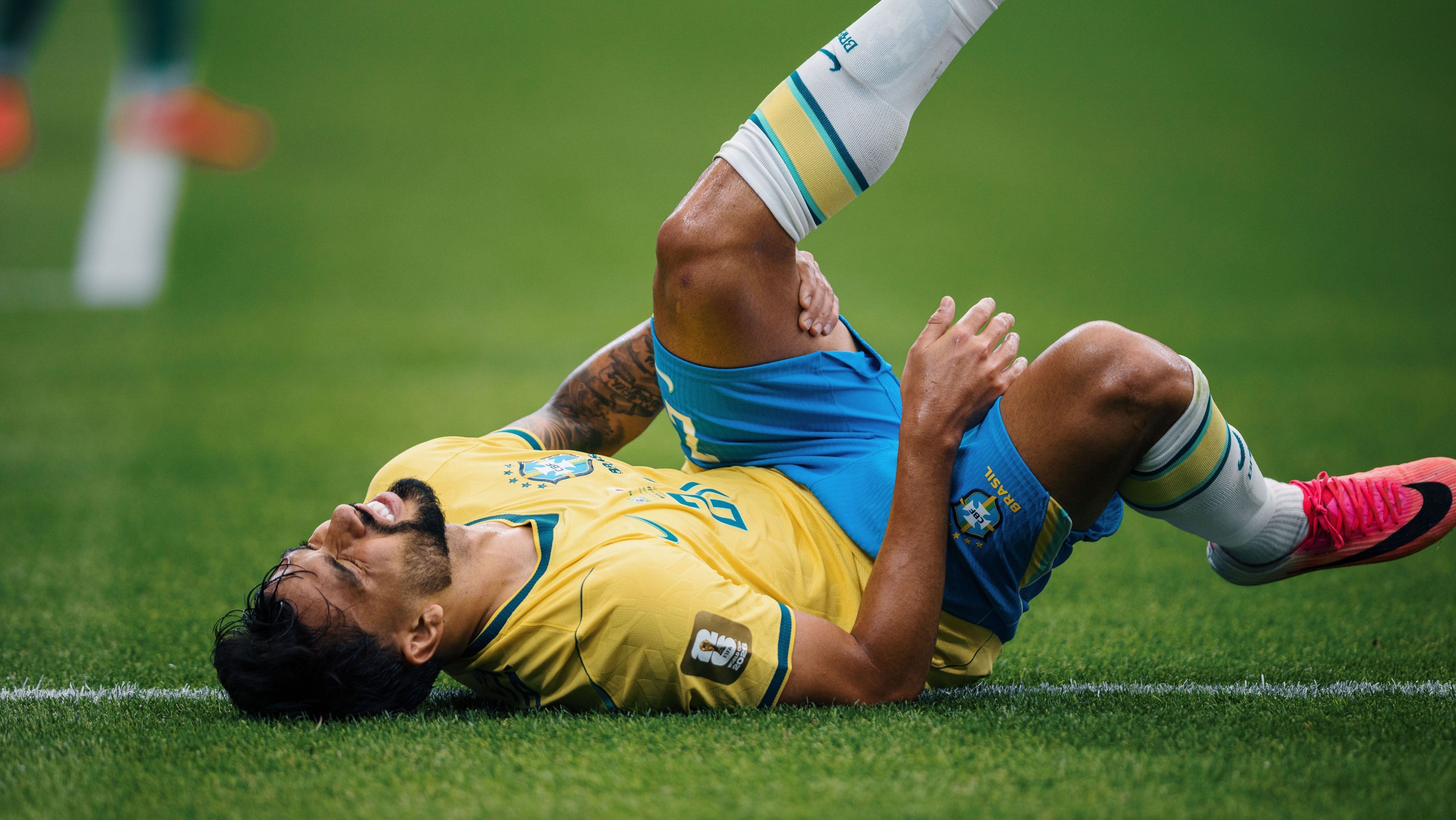 “Não tem vaga no time titular da Seleção”, dispara Romário sobre Neymar