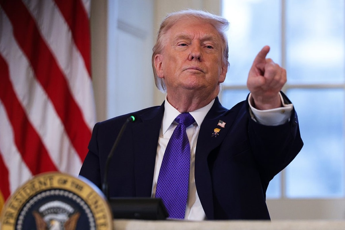 Ex-operador da Casa Branca leva multa de R$ 893 mil por apostas em Trump