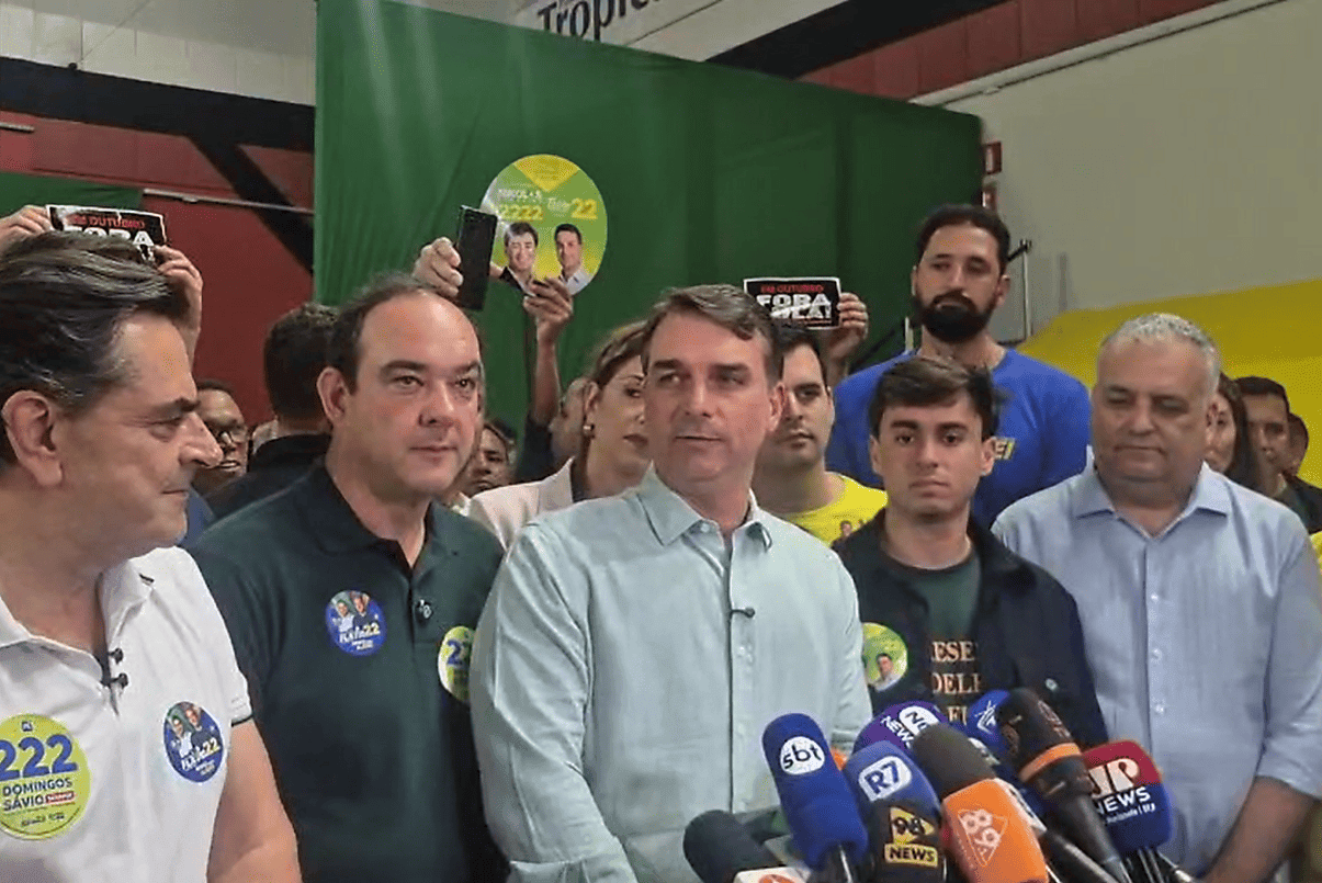 Flávio celebra apoio de Cleitinho, mas diz que seu candidato é Roscoe