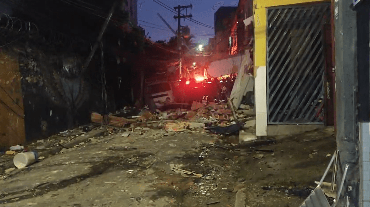 Vídeo: moradores do Jaguaré (SP) fazem manifestação após explosão de casa